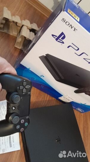 Sony PS4 slim 