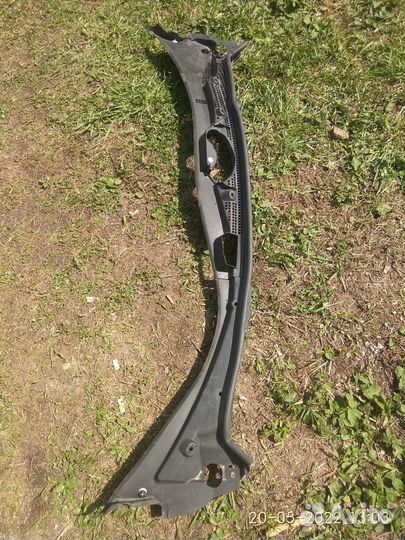 Жабо дворников на Хонда Легенд 2007 года