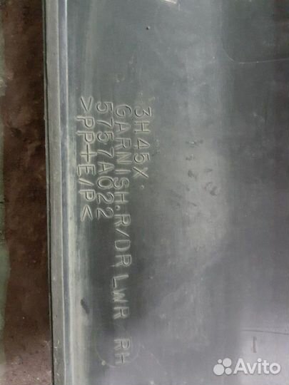 Молдинг двери задний Mitsubishi Outlander XL