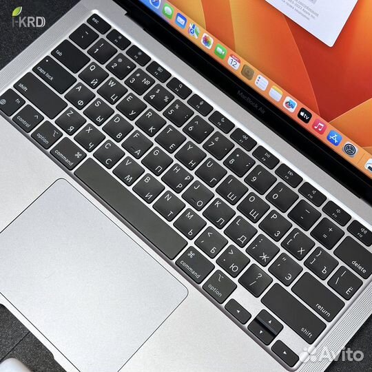 MacBook Air M1 16GB/1TB АКБ 94 (Точка на экране)