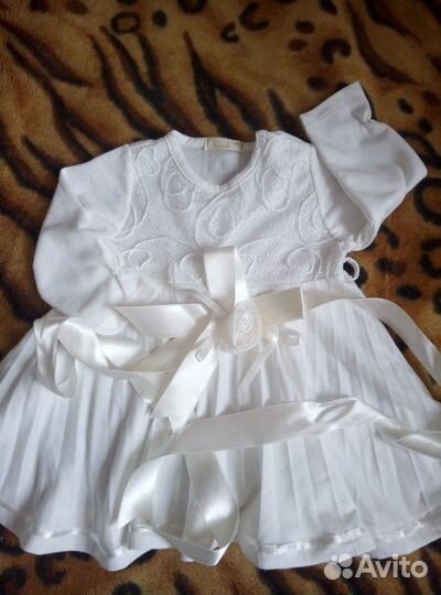 Белое платье