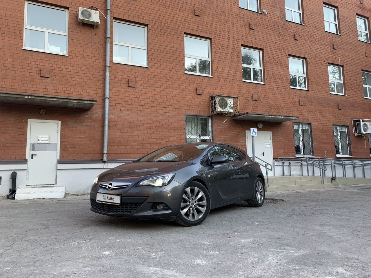 Opel Astra GTC: фото владельца