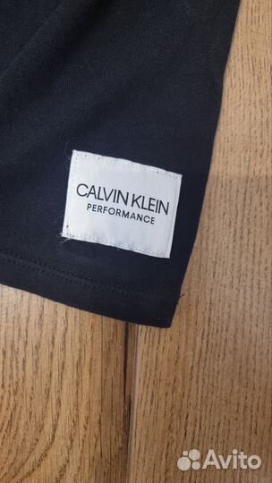 Calvin klein Футболка женская S