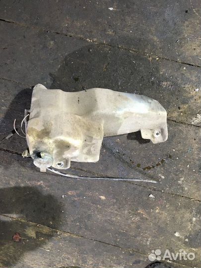 Бачок омывателя лобового стекла Audi 80