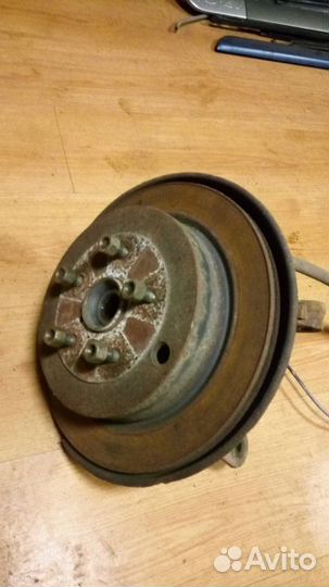 Кулак цапфа задний левый Subaru Tribeca 3.0