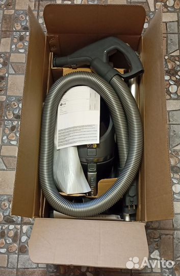 Пылесос LG Kompressor VC83209uhav