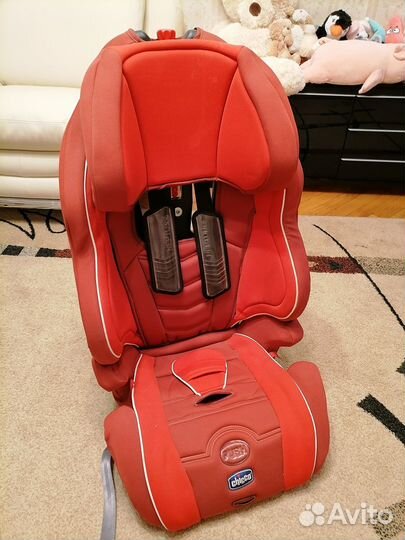 Автокресло chicco universal (9-36) кг
