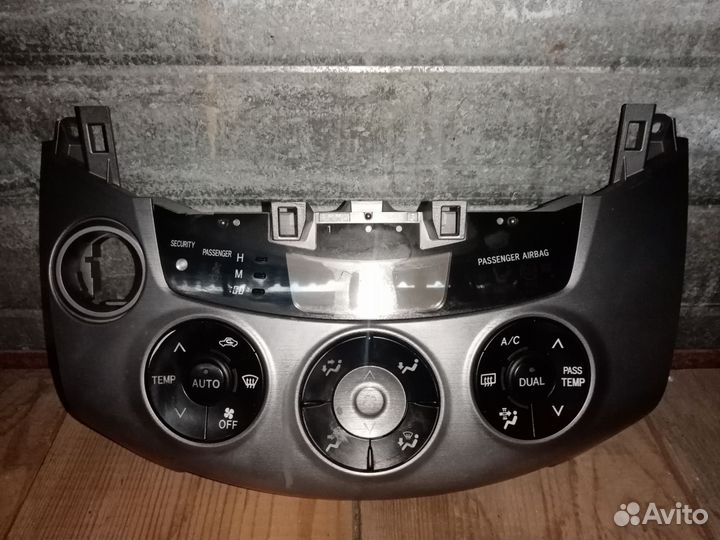Блок управления климат-контроля Toyota RAV4 III