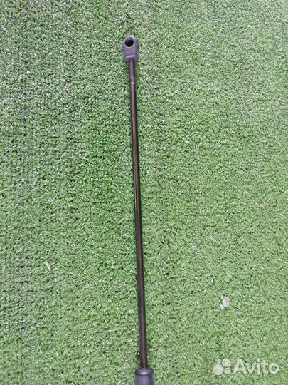 Амортизатор капота Audi A5 cala 2009