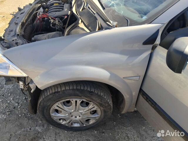 Крыло переднее левое renault megane 2
