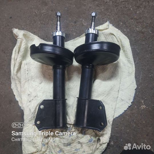 Передние стойки