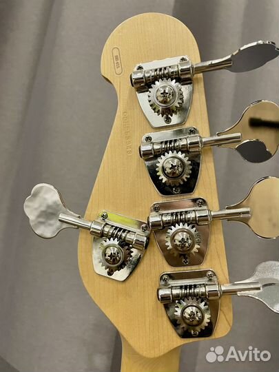 Бас гитара Yamaha BB415 (5 струн)