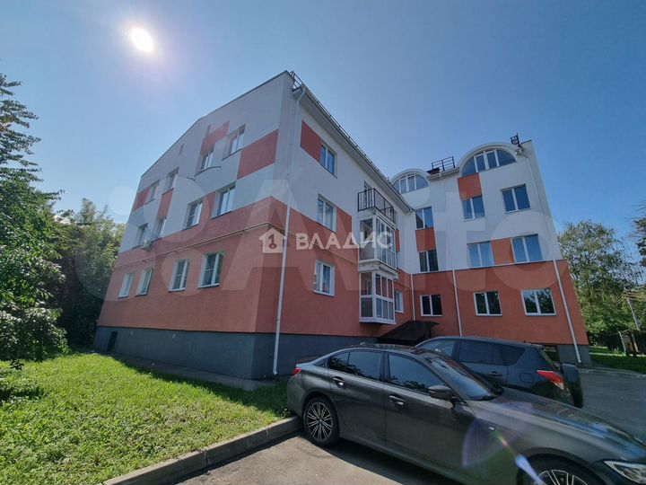 3-к. квартира, 140,5 м², 2/4 эт.