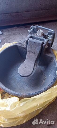 Поилка чугунная для крс