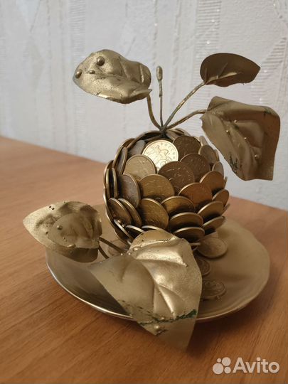 Яблоко из монет