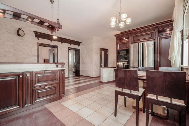 4-к. квартира, 222 м², 1/4 эт.