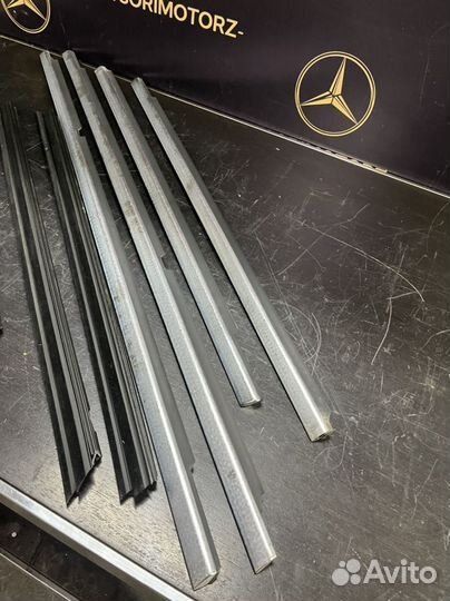 Уплотнительная планка стекла мерседес w212