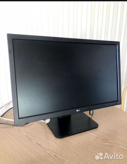 Xeon E31270 (8поток),озу 16GB, SSD, монит. 27''FHD