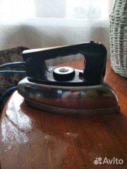 Утюг времён СССР с паспортом