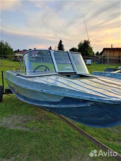 Ветровое стекло на лодку