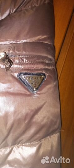 Пуховик Prada женский