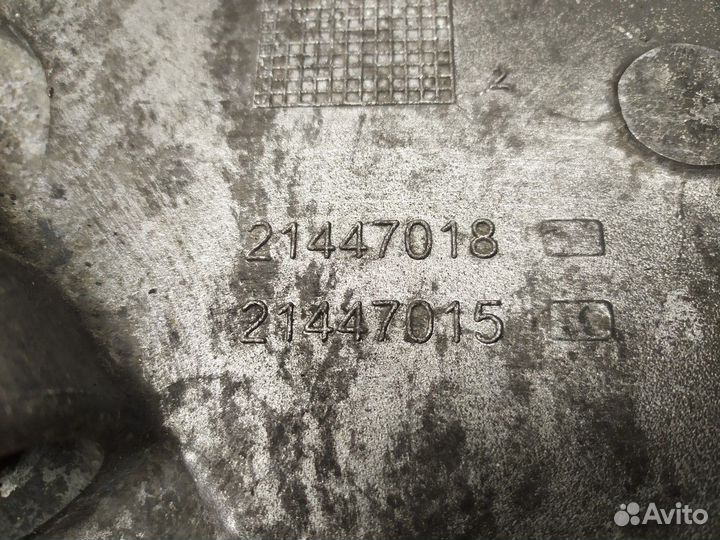 21112051 Крышка масляного радиатора