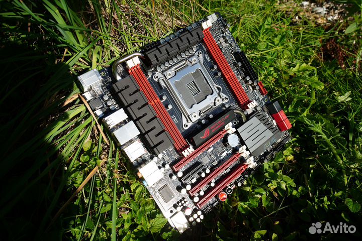 Материнская плата asus Rampage IV gene