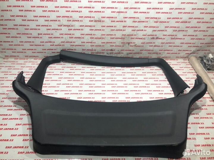 Обшивка двери багажника Mitsubishi Airtrek CU5W