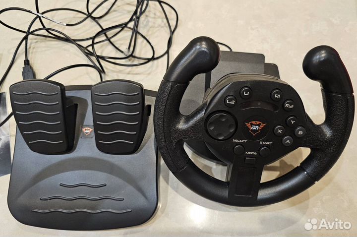 Игровой руль с педалями для пк