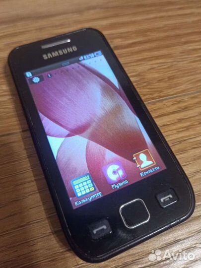 Телефон Samsung Wave 525