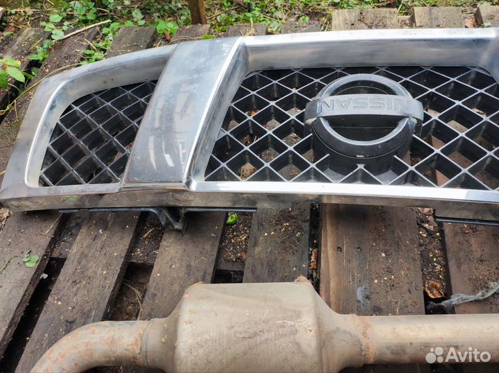 Решётка радиатора Nissan Armada
