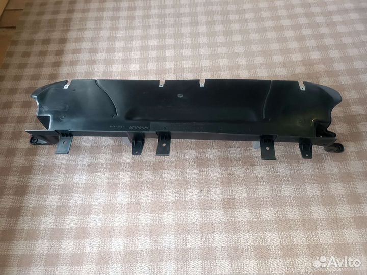 Пыльник бампера (радиатора) на ford