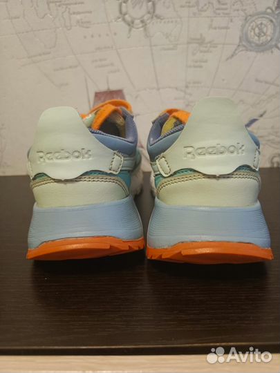 Кроссовки женские Reebok classic 38 размер