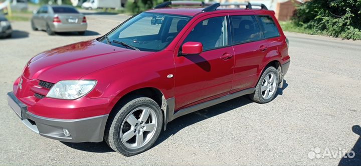 Mitsubishi Outlander 2.4 AT, 2004, 233 500 км