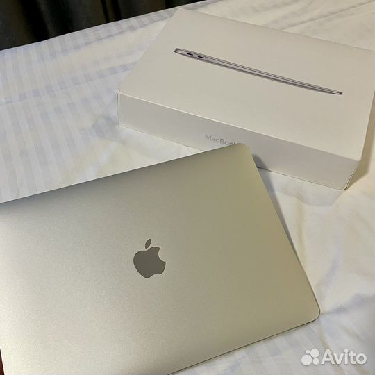Apple Macbook Air M1 8/256