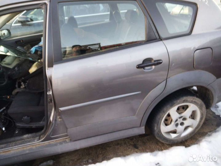 Четверть задняя правая Pontiac Vibe 2004г