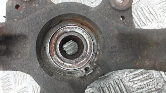 Ступица передняя правая renault clio 3 (2BL08N901)