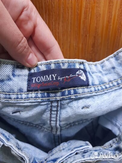 Джинсы tommy