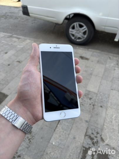 iPhone 8 Plus, 64 ГБ