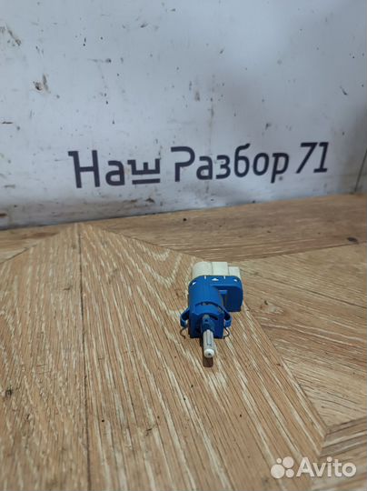 Датчик стоп сигнала Ford focus 2