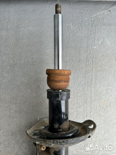 Амортизатор передний правый Opel Astra H