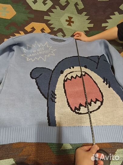 Свитер с акулой оверсайз вязаный с принтом