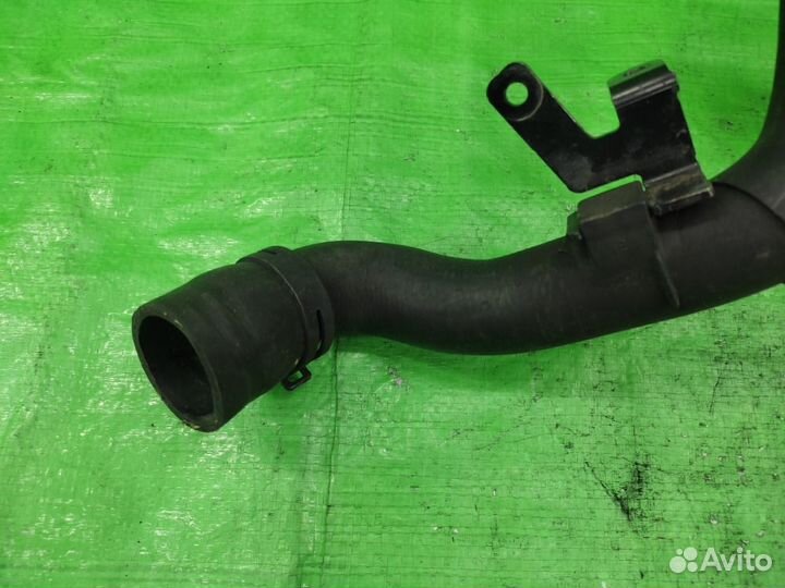 Патрубок радиатора 7P6122051G VW Touareg 2010-2018