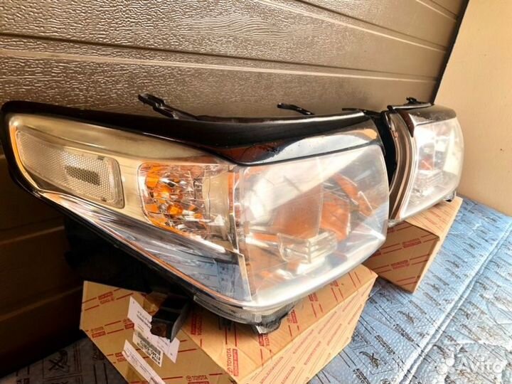 Фара передняя Toyota Lc 200 2007-2012