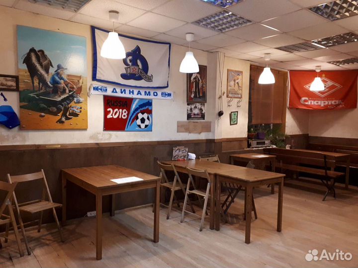 Паб/бар и магазин разливного пива возле метро