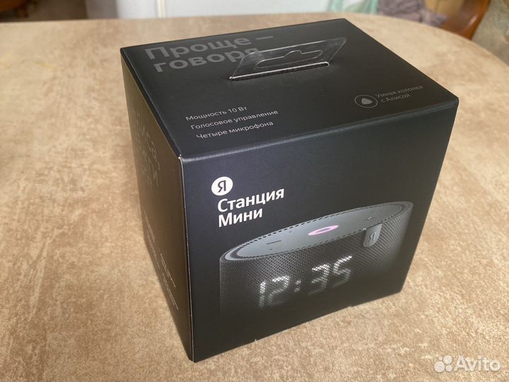 Яндекс Станция Мини с часами и без