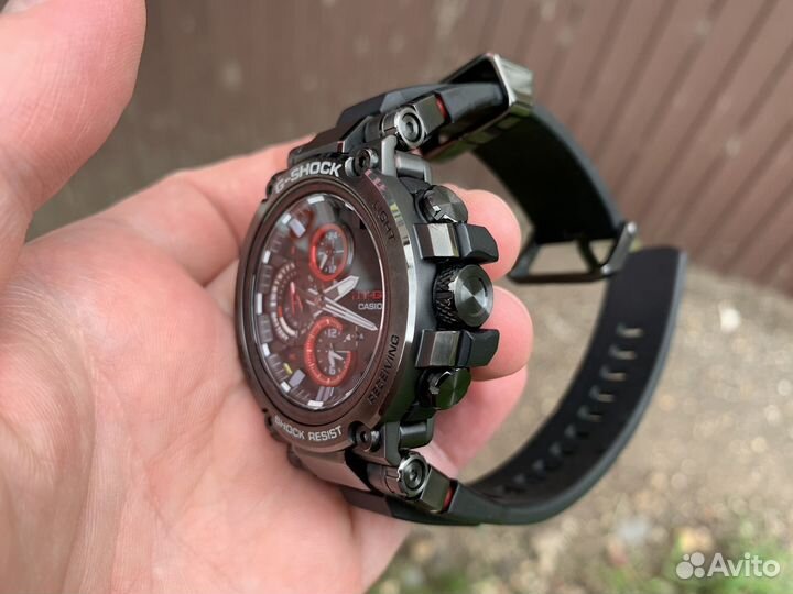 Casio G-Shock MTG-B1000B-1AER