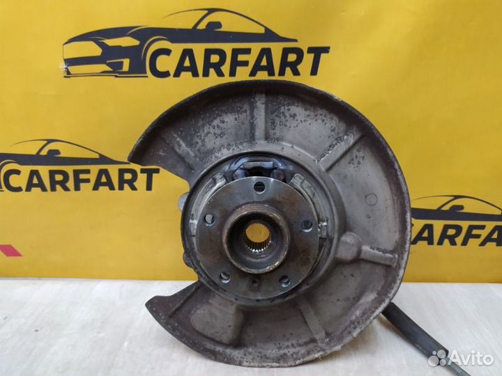 Кулак задний правый Bmw 7 E65 N62B44 2002