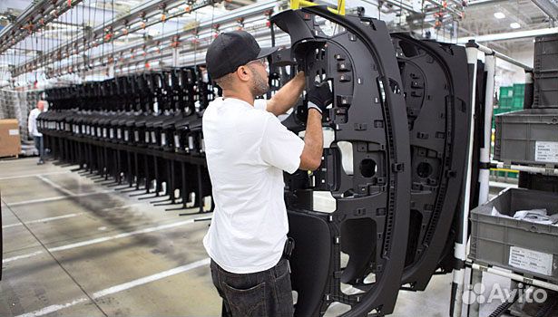 Разнорабочий (обработчик пластмасс)