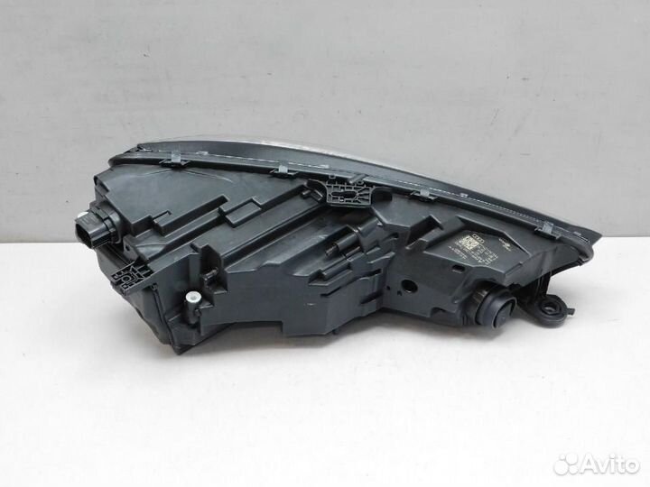 Фара левая Audi A4/RS4